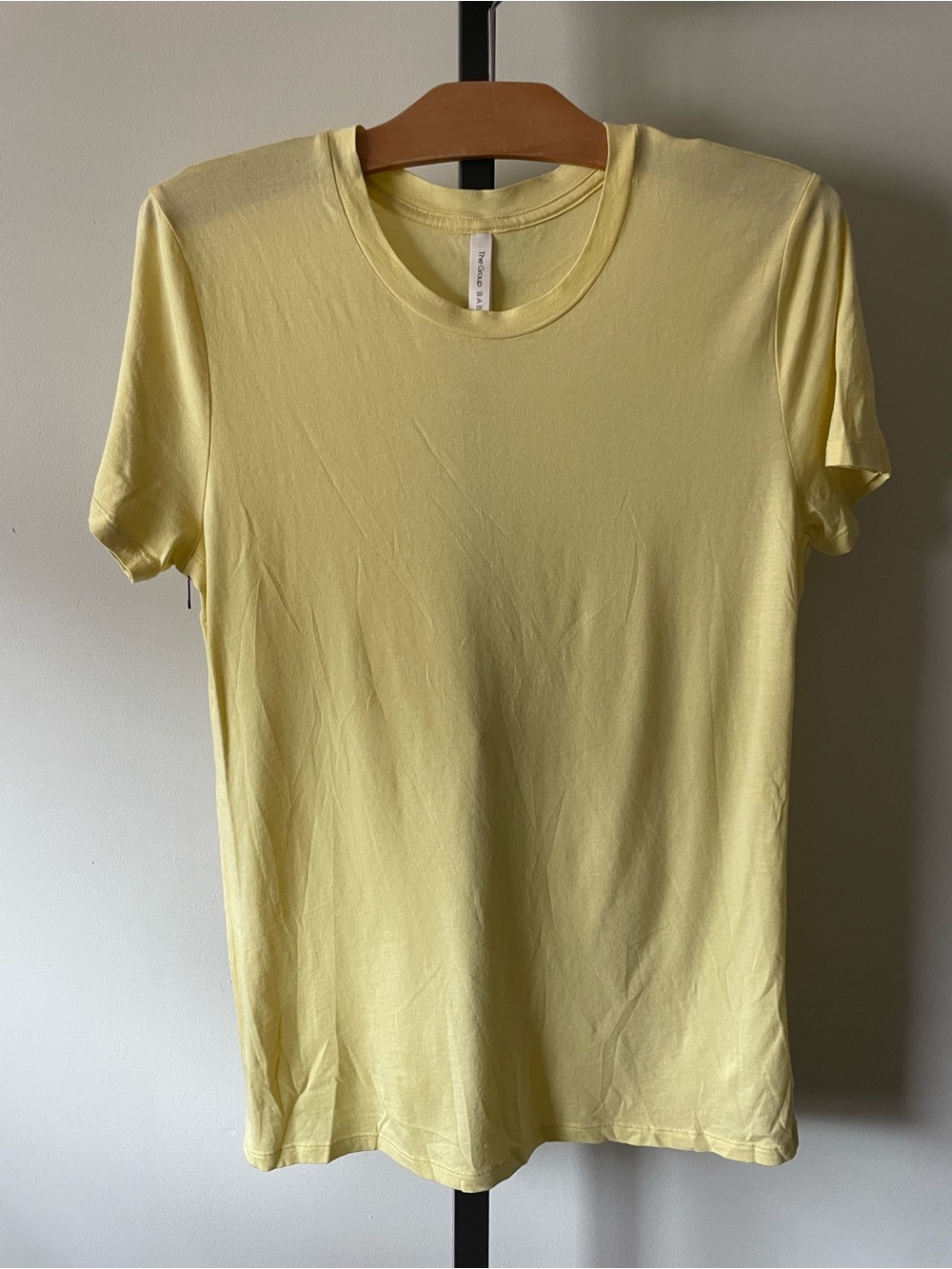 NEW Babaton The Group Crewneck Tshirt Pima Cotton Modal Yellow SOFT Tee Medium